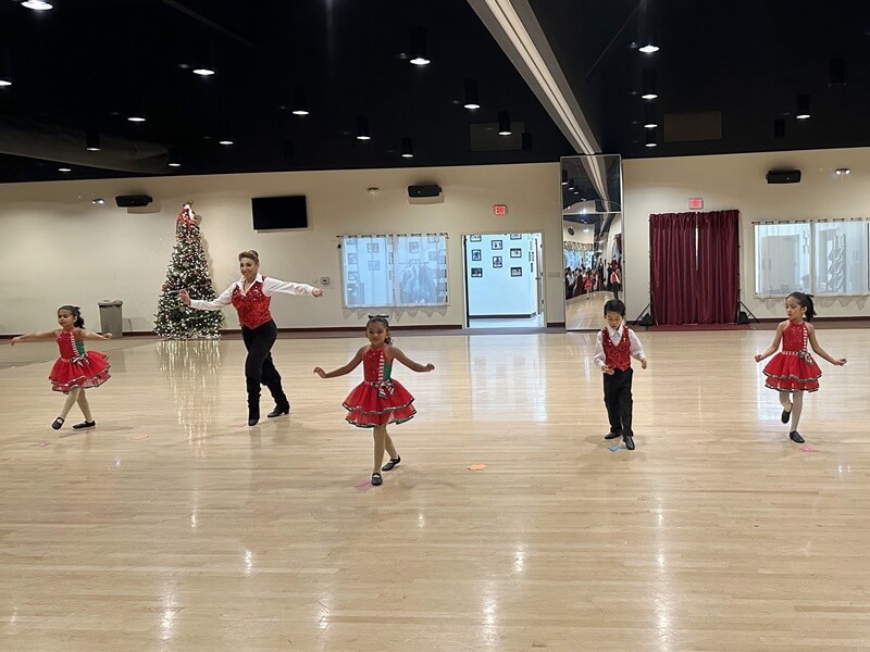 DanceSport is better for children than playing with a cell phone